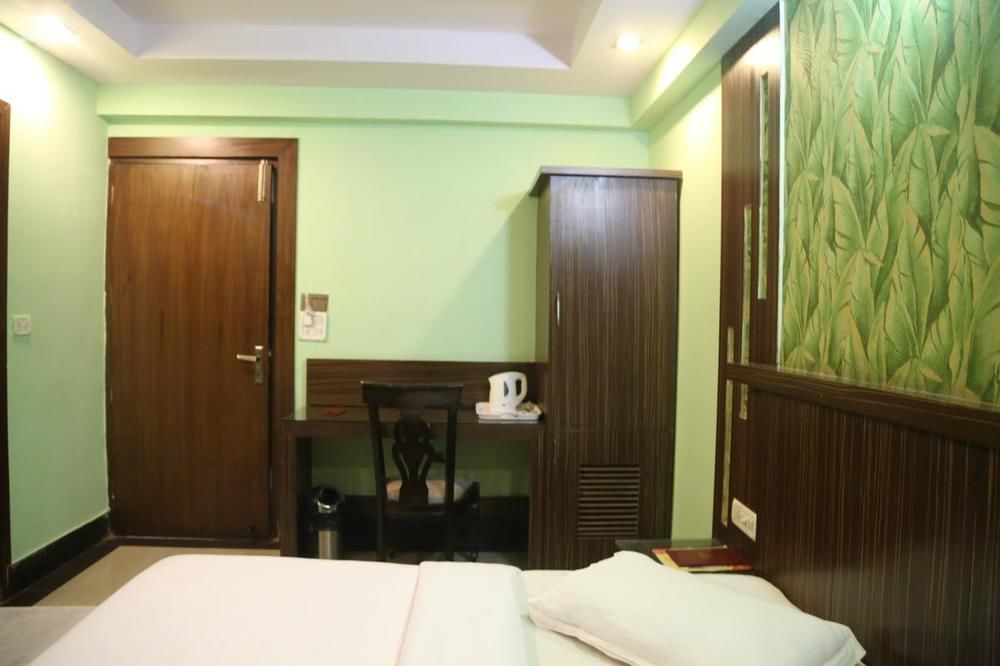 Hotel Grand Plaza Ню Делхи Екстериор снимка