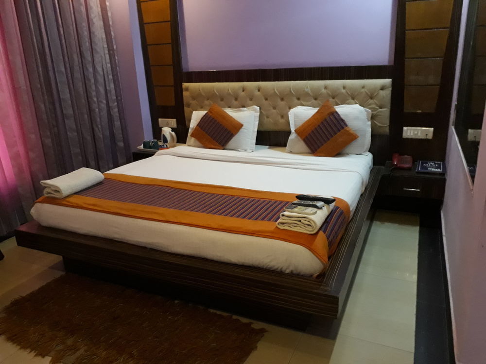 Hotel Grand Plaza Ню Делхи Екстериор снимка